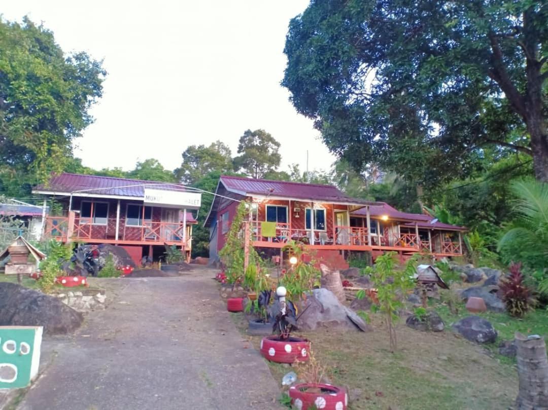 Mukut Coral Chalet Kampong Mukut Exterior photo